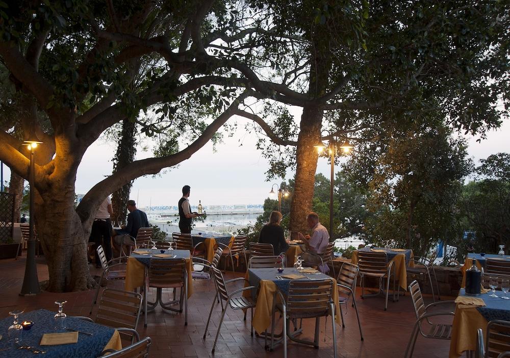 Albergo Miramare Кала-Гононе Экстерьер фото